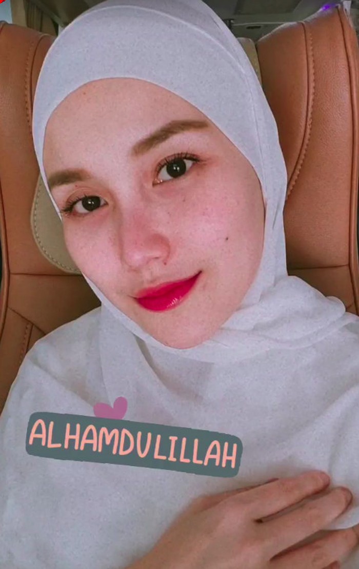 Ayu TIng Ting saat berada di Mekkah.
