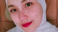 Penampilan Ayu Ting Ting usai mengalami sakit di Mekkah. Foto: Instagram