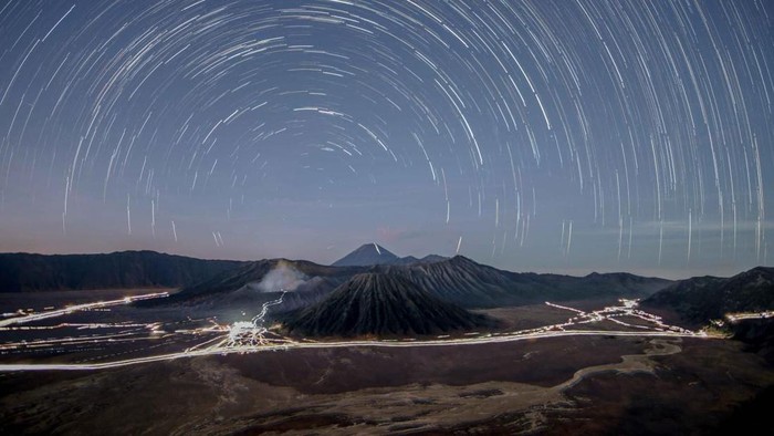daya saing pariwisata dan perjalanan Indonesia melesat naik 12 peringkat, dari posisi 44 menjadi peringkat 32 besar dunia.