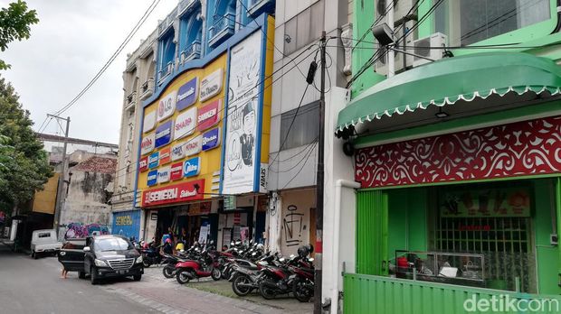 Bekas bioskop UP kini jadi toko elektronik.