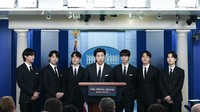 Tahun lalu, di tengah serentetan kejahatan kebencian anti-Asia di AS, termasuk penembakan di tiga spa di Atlanta, BTS berbicara tentang pengalaman mereka sendiri dengan diskriminasi. AP Photo/Evan Vucci