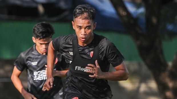 Dallen Doke berlatih bersama PSM Makassar.