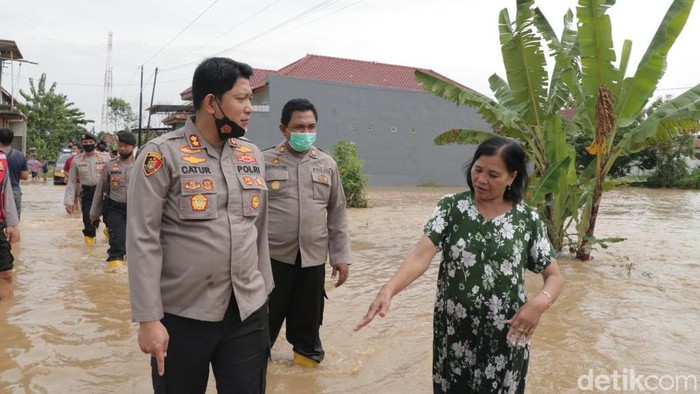 Forkopimda meninjau banjir di Ponorogo