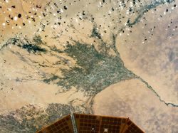 Foto Unik Bumi Dipotret Astronaut NASA, Ada Indonesia!