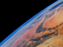 Foto Unik Bumi Dipotret Astronaut NASA, Ada Indonesia!