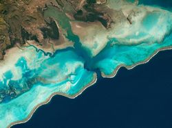 Foto Unik Bumi Dipotret Astronaut NASA, Ada Indonesia!