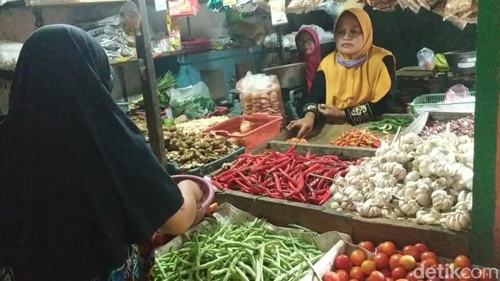 Harga cabai rawit di Pasar Kebonagung Kota Pasuruan melangit.