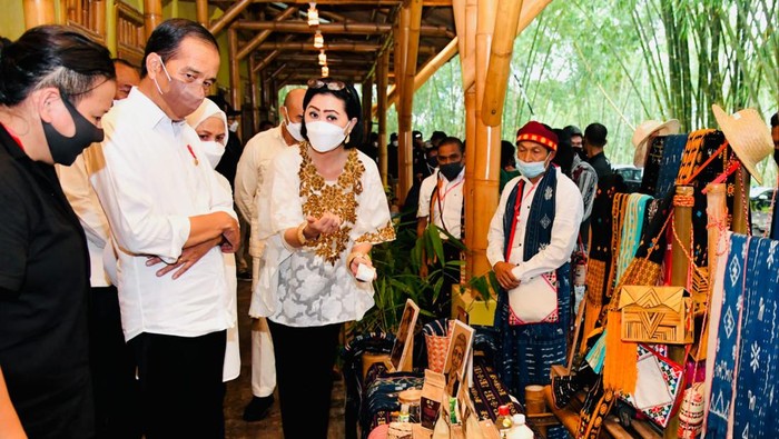 Jokowi kunjungi kampus bambu di Ende