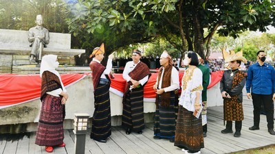 Jokowi Sambangi Taman Renungan Bung Karno, Tempat Lahirnya Pancasila