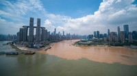 Dalam foto terlihat perbandingan kedua warga sungai tersebut.
