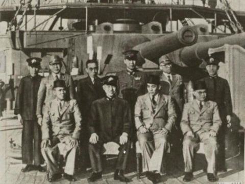 Ki Bagus Hadikusumo saat diundang ke Jepang bersama Bung Karno dan Bung Hatta.