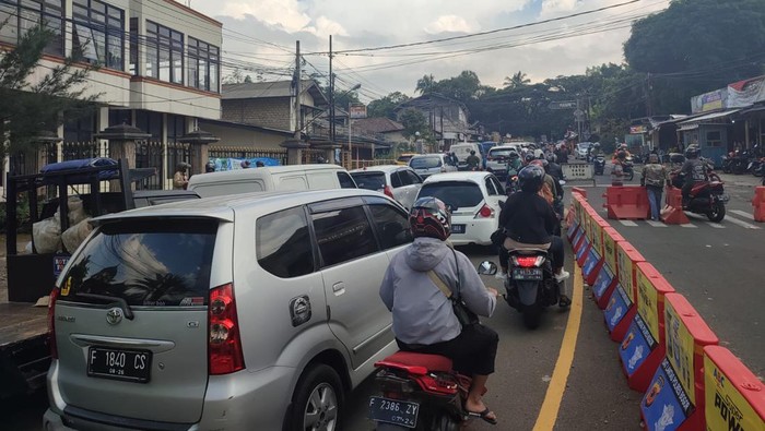 Lalin Arah Jakarta di Puncak, Bogor, Macet