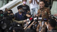 Dia menyebut antusias masyarakat sangat tinggi untuk menonton gelaran Formula E setelah replika mobil dipamerkan di CFD Bundaran HI, Minggu (29/5) lalu.