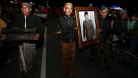 Tahun ini merupakan tahun ke-21 setelah Gerebeg Pancasila pertama digelar pada tahun 2001 lalu. Acara ini lahir dari Kota Blitar untuk Indonesia. Dimana pada tahun 2001 merupakan hasil kreativitas, gagasan dan ide dari tokoh, budayawan dan seniman untuk memunculkan profil Bung Karno sebagai sosok ikonik bagi tanah tempatnya dimakamkan. 