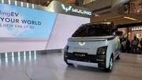 Dalam acara pre-launch bertajuk Electrify Your World, Wuling memperlihatkan kepada publik wujud kendaraan listrik yang tampilan luarnya dapat disaksikan di Laguna Atrium Central Park sampai dengan 5 Juni 2022. Foto: doc. Wuling Motors Indonesia