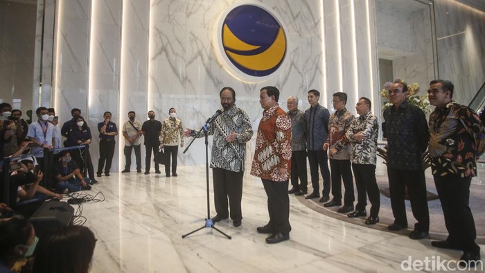 Ketum Partai NasDem Surya Paloh dan Ketum Partai Gerindra Prabowo Subianto bertemu di kantor NasDem, Gondangdia, Jakarta Pusat.