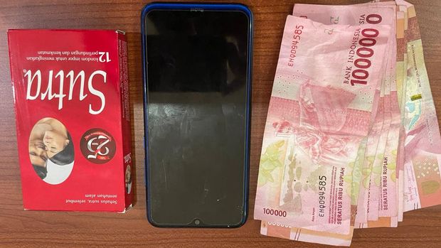 Muncikari prostitusi di kos-kosan di Surabaya