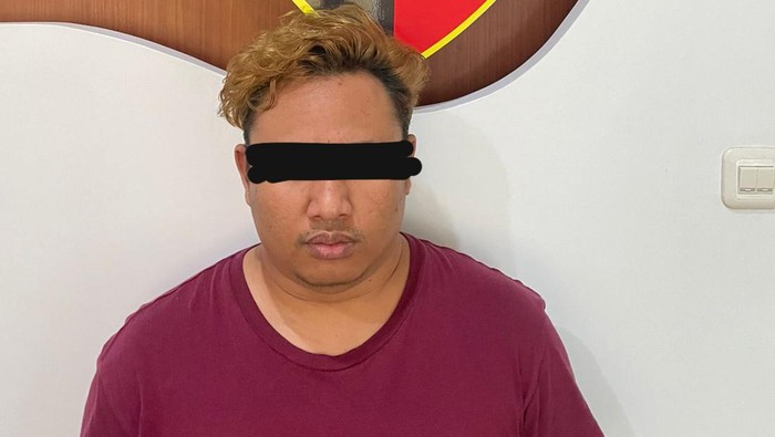 Muncikari prostitusi di kos-kosan di Surabaya