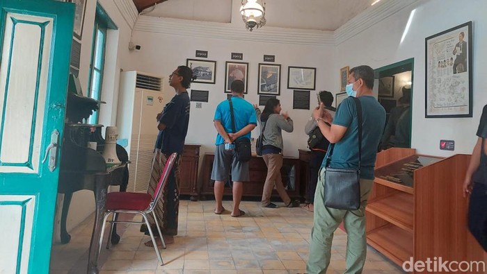 Museum HOS Tjokroaminoto, rumah masa muda Soekarno di Surabaya ramai dikunjungi di Hari Lahir Pancasila.
