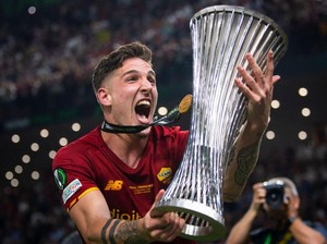Zaniolo Tak Sapa Fans Roma di Tengah Rumor ke Juventus
