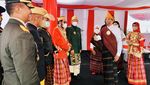 Pakai Baju Adat Ende, Jokowi Pimpin Upacara Hari Lahir Pancasila di NTT
