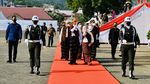 Pakai Baju Adat Ende, Jokowi Pimpin Upacara Hari Lahir Pancasila di NTT