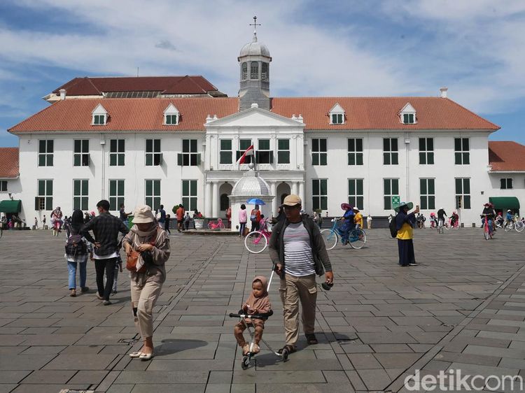 Petang di Kota Tua
