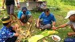 Potret Hangatnya Suasana Bakar Lemang Khas Bugis