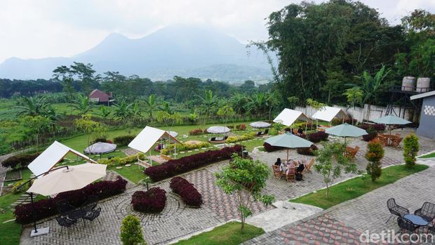 Rekomendasi tongkrongan asik dengan panorama gunung di Mojokerto