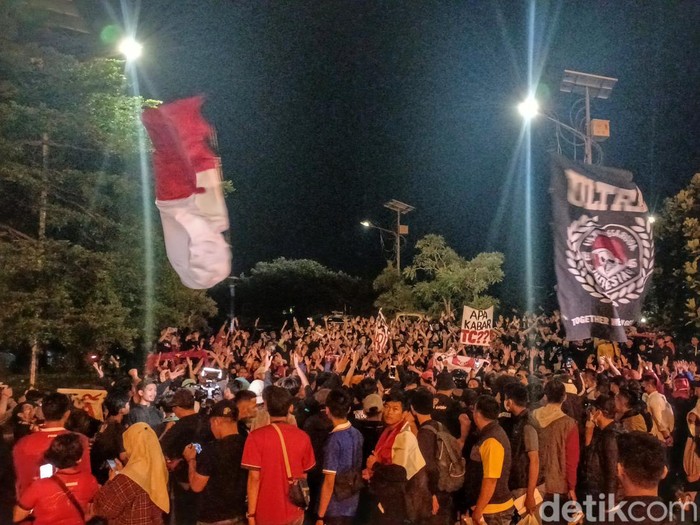 Suporter Timnas Indonesia di Stadion Si Jalak Harupat Kabupaten Bandung.