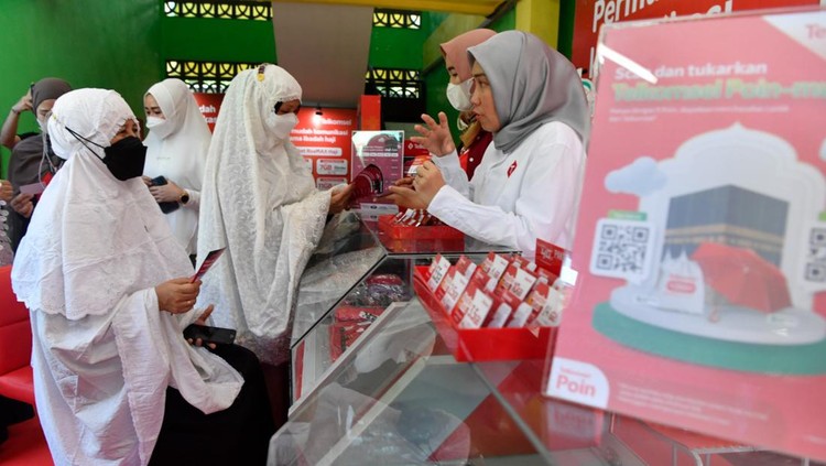 Telkomsel Kuota Haji Setelah vakum 2 tahun imbas pandemi COVID-19, Pemerintah kembali memberikan pelayanan kepada Jemaah Indonesia untuk melaksanakan ibadah haji 1443 Hijriyah/2022 Masehi. Jemaah akan mulai masuk asrama haji pada 3 Juni 2022 dan pemberangkatan kelompok terbang (kloter) pertama dilakukan pada 4 Juni 2022.