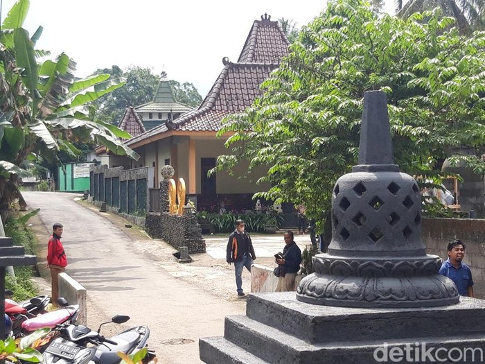 Vihara di Dukuh Kalidadap, Desa Urutsewu, Kecamatan Ampel, Kabupaten Boyolali, yang berdekatan dengan masjid. Rabu (1/6/2022).