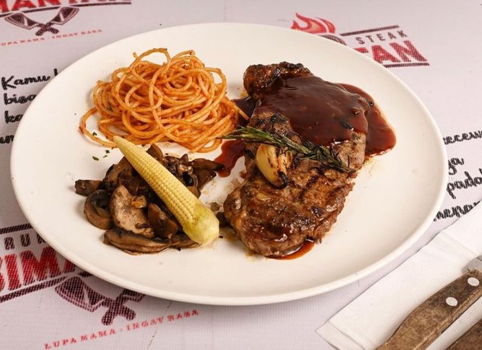 5 Steak Kaki Lima Enak di Bandung, Ada yang Dibuat Mantan Chef Resto
