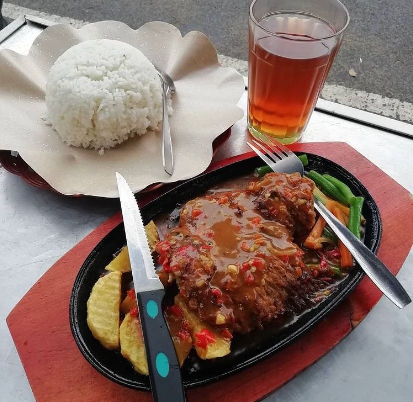 5 Steak Kaki Lima Enak di Bandung, Ada yang Dibuat Mantan Chef Resto