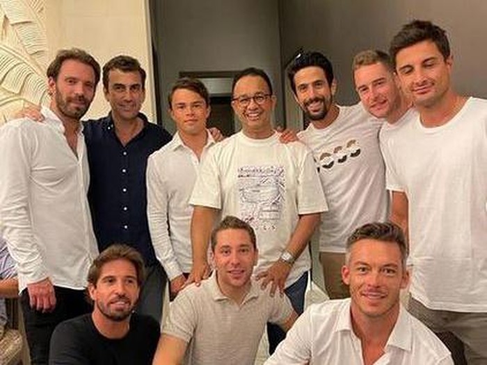 Anies Baswedan bertemu pebalap Formula E (dok. Instagram Anies)