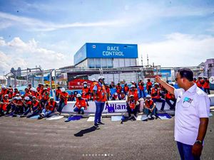 Canda Anies Baswedan: Maaf, Formula E Mengecewakan Bagi yang Pesimis