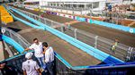 Anies Baswedan Jajal Mobil Formula E di Sirkuit Ancol