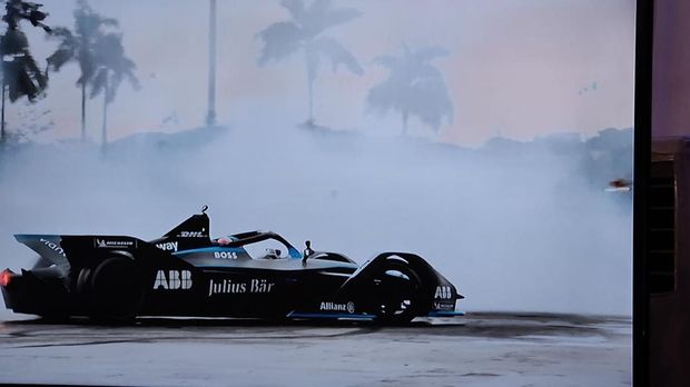 Anies Hadiri Meet and Greet, Pebalap Formula E Ngedrift di Monas