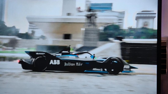 Anies Hadiri Meet and Greet, Pebalap Formula E Ngedrift di Monas