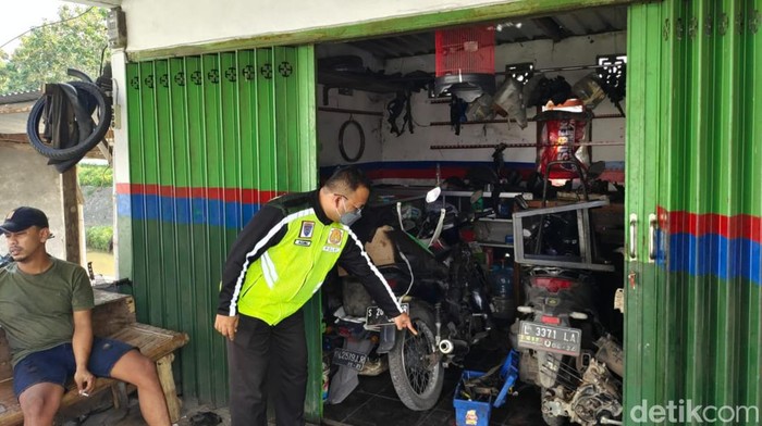 Bengkel tempat korban bekerja sekaligus lokasi korban disabet pedang