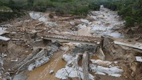 Gubernur Oaxaca mengatakan jumlah korban tewas dan hilang masih awal, dan mendesak masyarakat untuk tetap waspada. (Gil Obed/AFP/Getty Images)