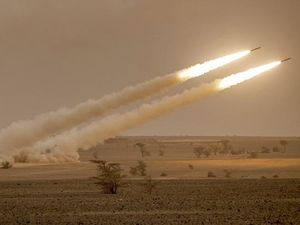 Amerika Serikat Kirim Bantuan 4 Roket ke Ukraina