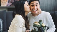 Perayaan ulang tahun menjadi waktu yang paling penting untuk keduanya. Sebuah kue manis yang dibentuk sesuai game kesukaan Marcel telah disiapkan  oleh Deasy. Foto: Instagram/marcelchandra