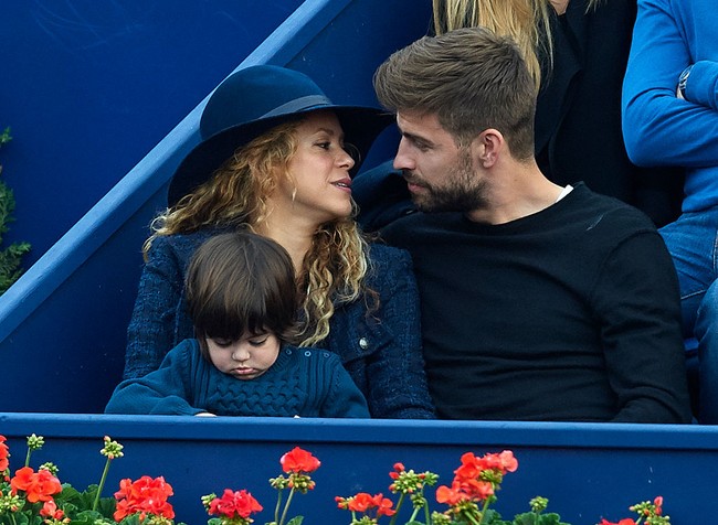 Selama menjalin hubungan, pasangan ini termasuk jauh dari gosip. Hingga tersebar kabar bahwa Pique berselingkuh. Foto: Getty Images