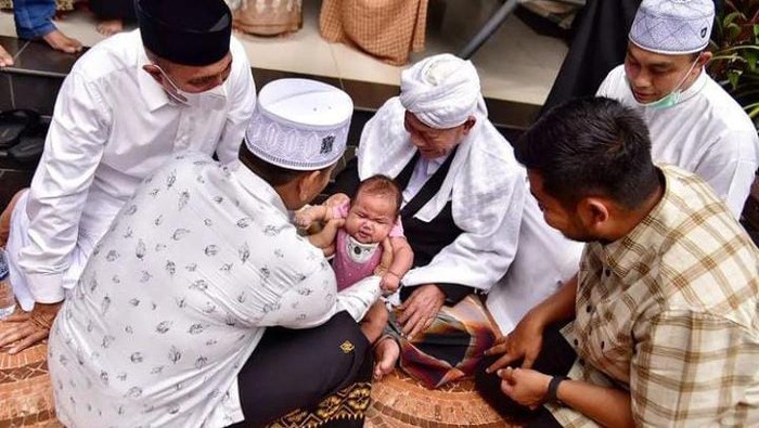 Gubsu Edy menggelar tradisi Peutron Aneuk