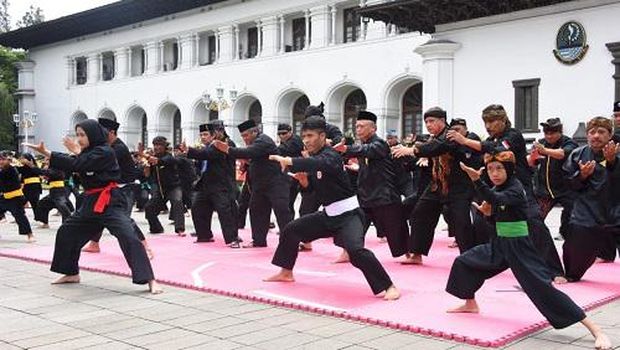 Ilustrasi pencak silat.