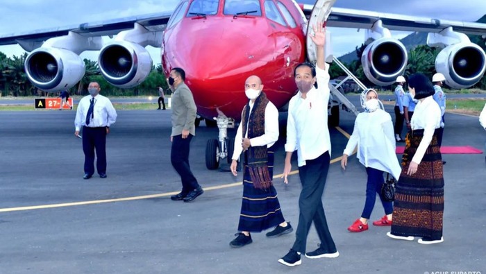 Iriana Jokowi Presiden RI Jokowi dan Iriana Jokowi saat kunjungan ke Ende, NTT.