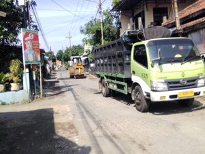 Jalan Desa Banjarkemantren di Sidoarjo Ditutup Sementara