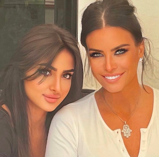 Kasia dan anak-anaknya kesulitan dalam berhubungan. Kasia pun ditemukan tewas di rumahnya setelah salah satu anaknya melaporkan ke pihak berwajib karena Kasia sulit dihubungi. Foto: dok. Instagram/@kashounia