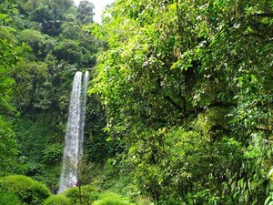 Air Terjun Menanga, Destinasi Baru Lombok Utara di Tengah Desa Adat